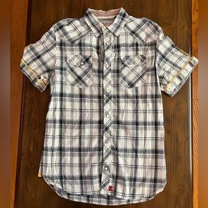Men’s S/S Buffalo David Bitton Button Up. Size S